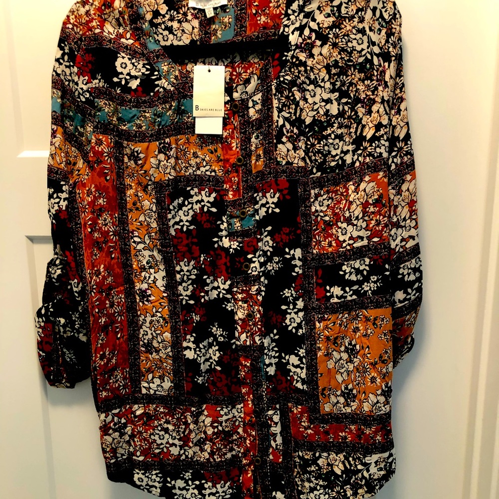 Skies are Blue Ditsy Floral Top